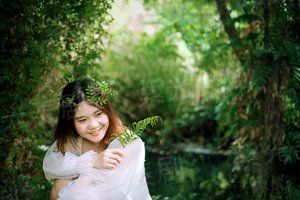 我和女战俘荒野求生的日子